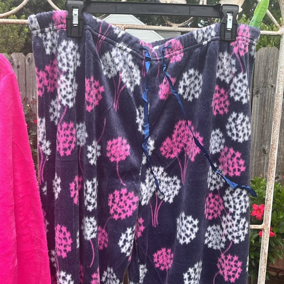 Hotel Spa collection pajama set , NWOT, beautiful pjs, size XL, pink, white&gray - Picture 3 of 4